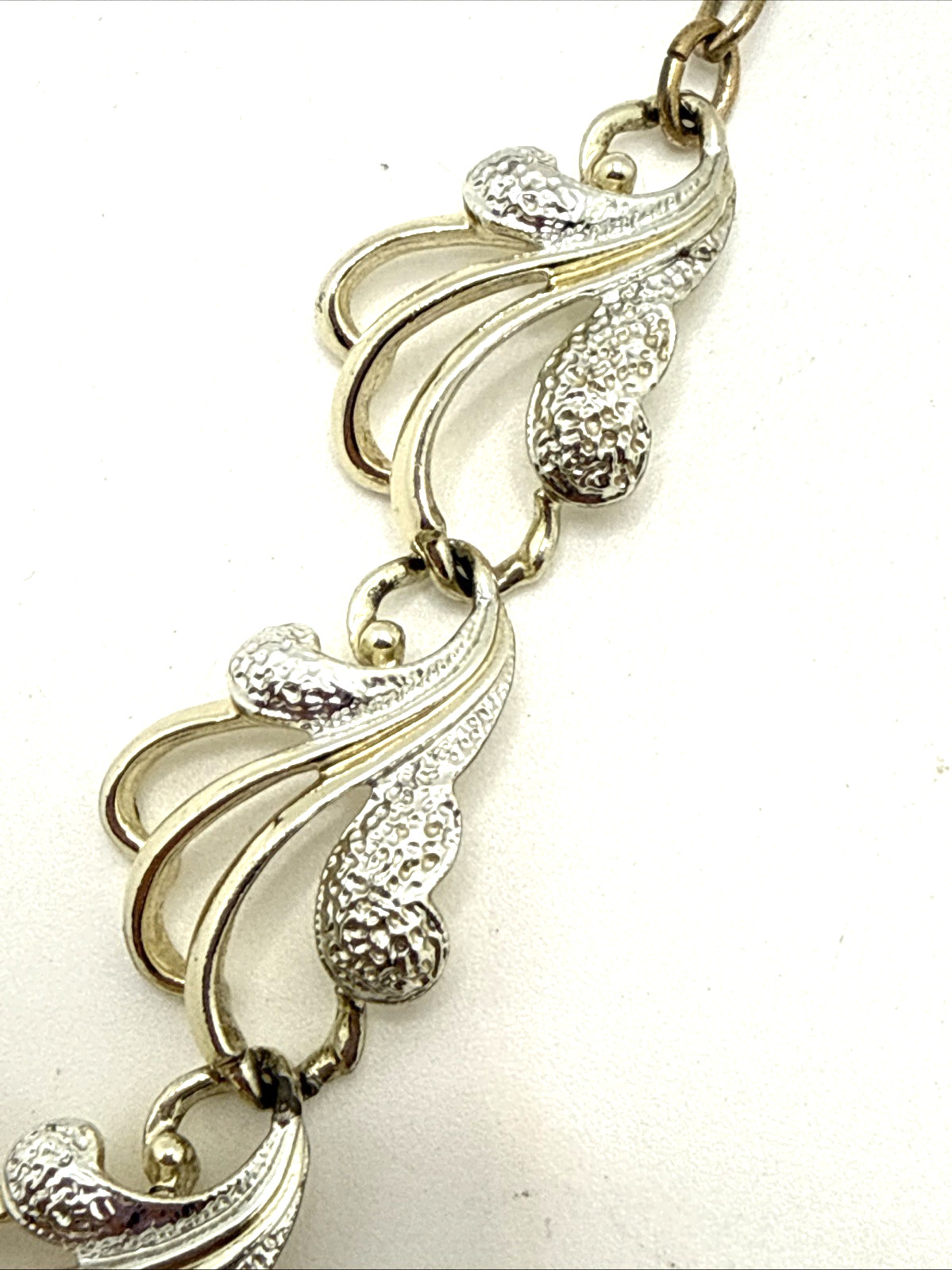 Vintage Sarah Coventry Frosted Feathers Choker Necklace Silver Tone 15″ -17″ MCM