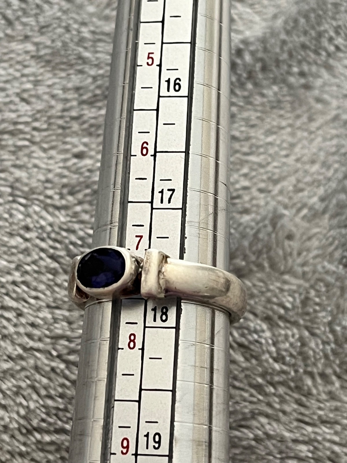 Vintage 925 Sterling Silver Ring Blue Violet Stone