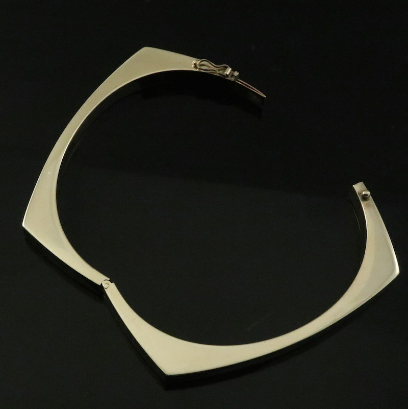 Bernhard Hertz – Copenhagen. 14k Gold Hindged Bangle. 1960s.