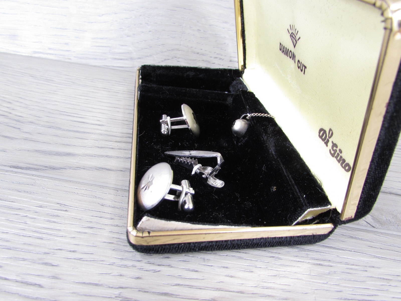 Vintage Di Gino Cufflinks Tie Tac Tie Bar Set SILVER Tone Diamond Cut