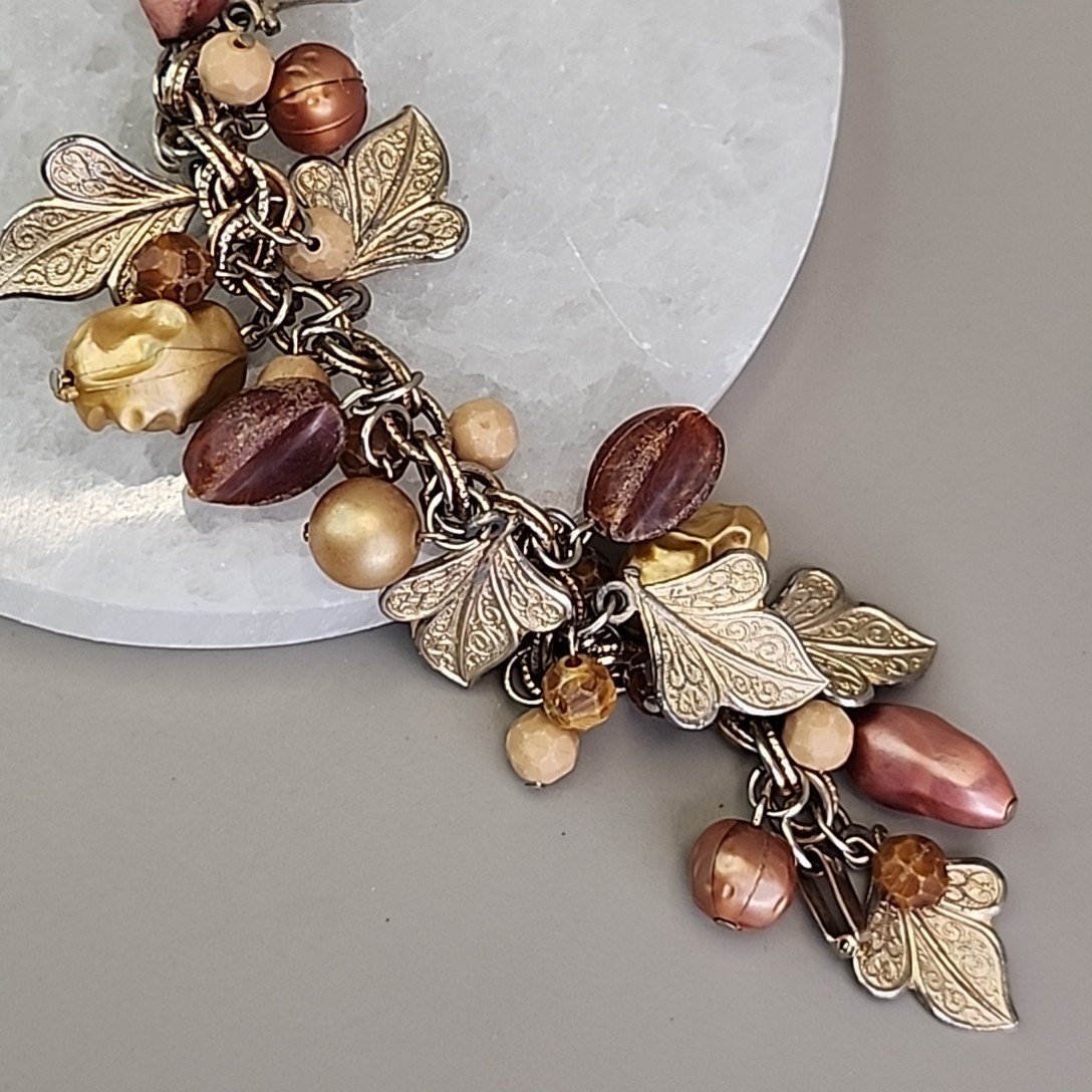 Vintage Charm Bracelet Fall Autumn Brown Bead Gold Tone Leaf Dangles 6.25″