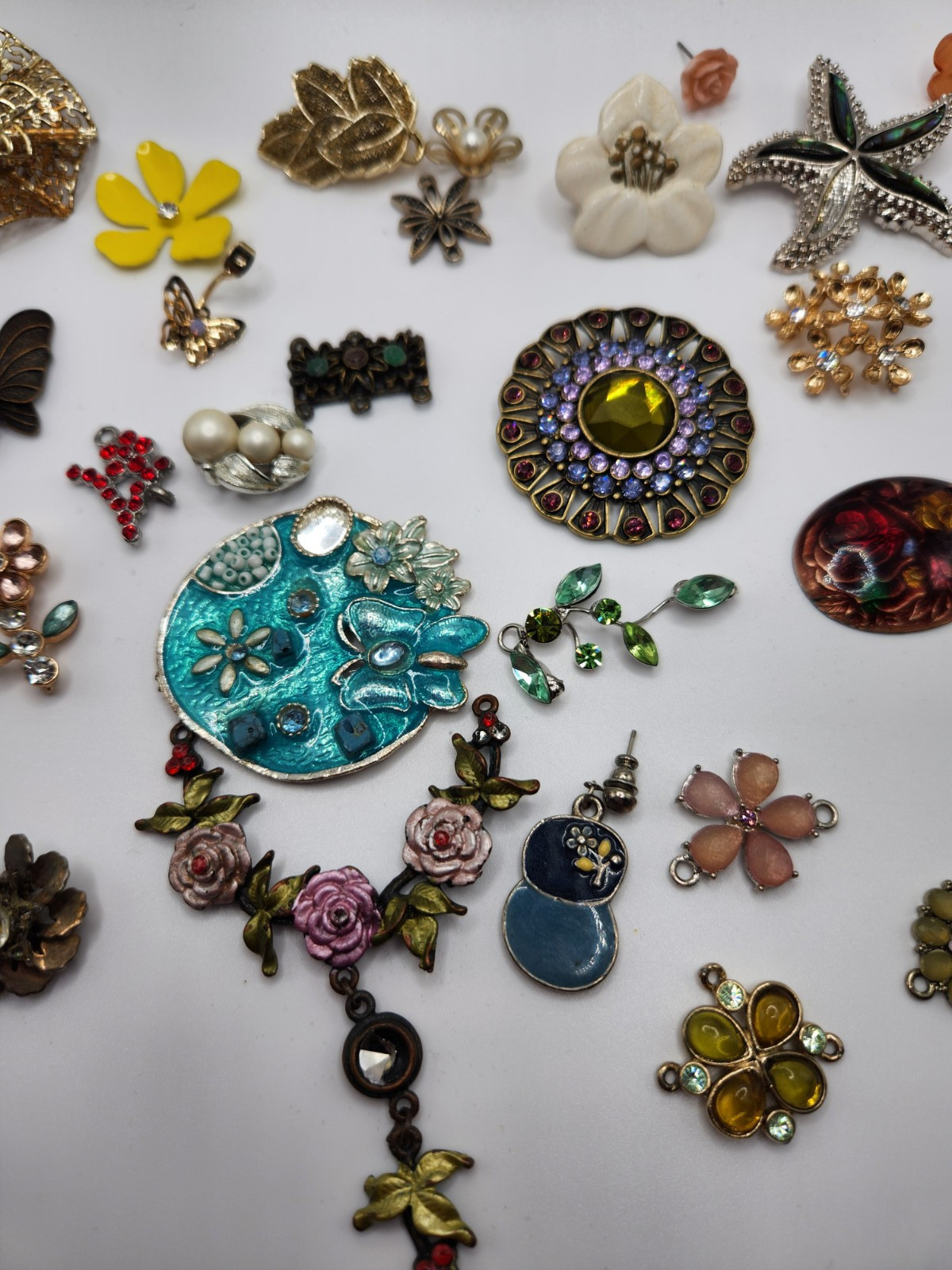 Flower Craft Jewelry Pieces Junk Drawer 30 Different Pieces