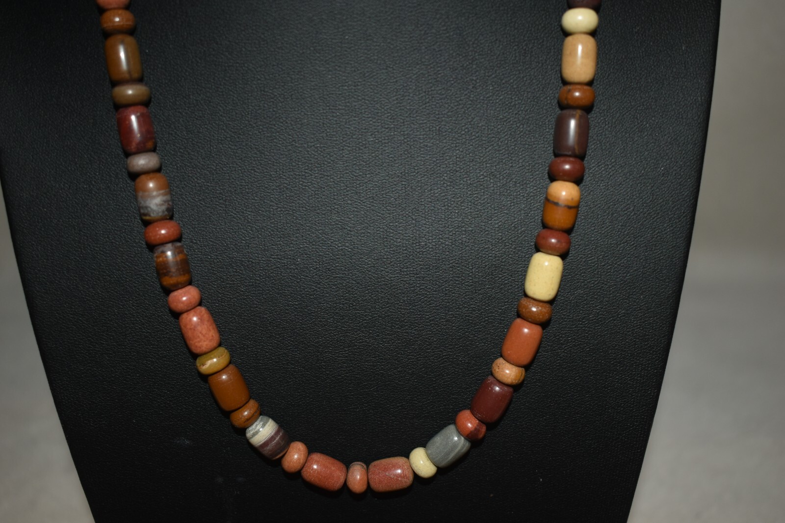 VINTAGE NATURAL STONE NECKLACE 21″ EARTHTONES