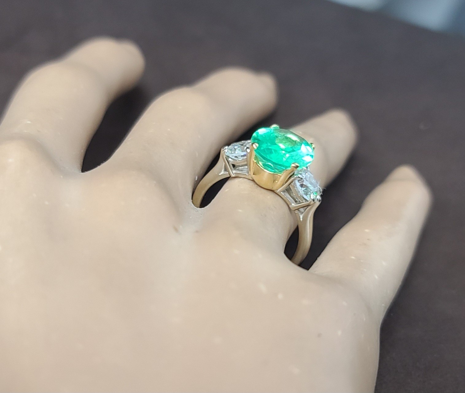 14k Two-tone Gold Engagement Ring 3.57ct.Natural Colombian Emerald Oval GIA CERT