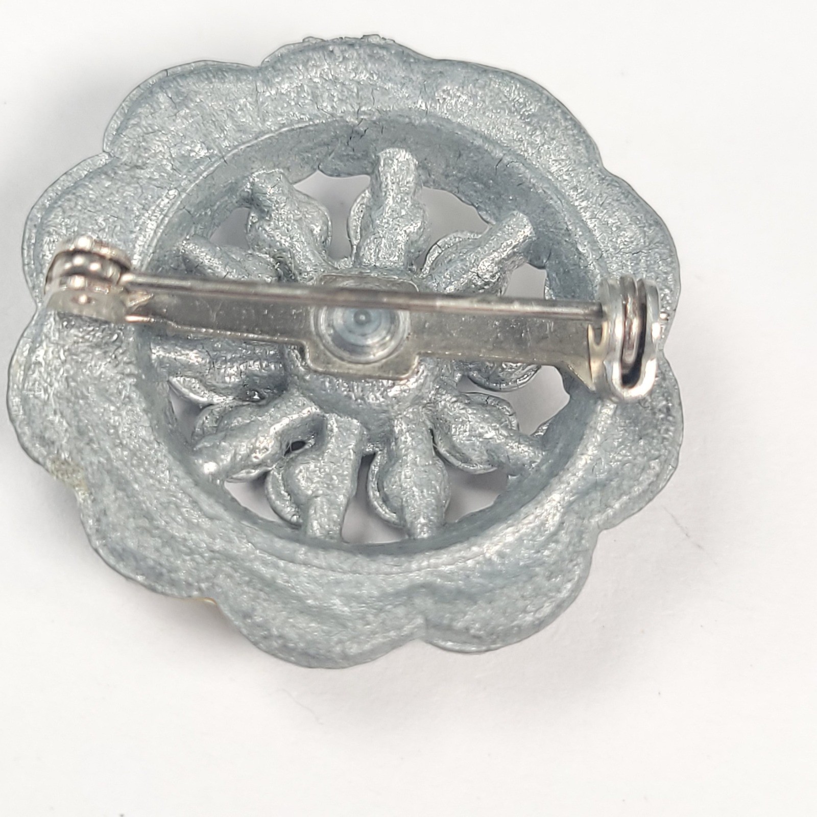 Vintage Small Rhinestone Pot Metal Brooch Silver Tone Floral Rosette Pin GG1