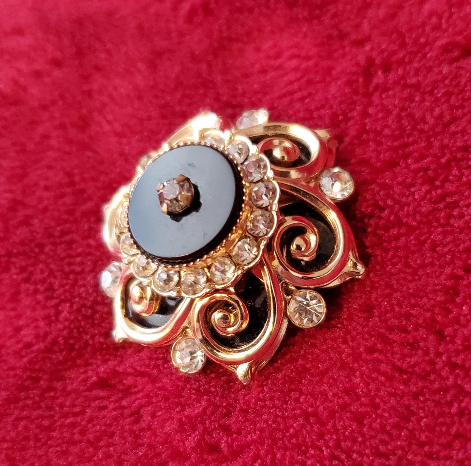 VINTAGE BLACK ONYX BROOCH WITH FAUX DIAMONDS-TIMELESS PIECE!!