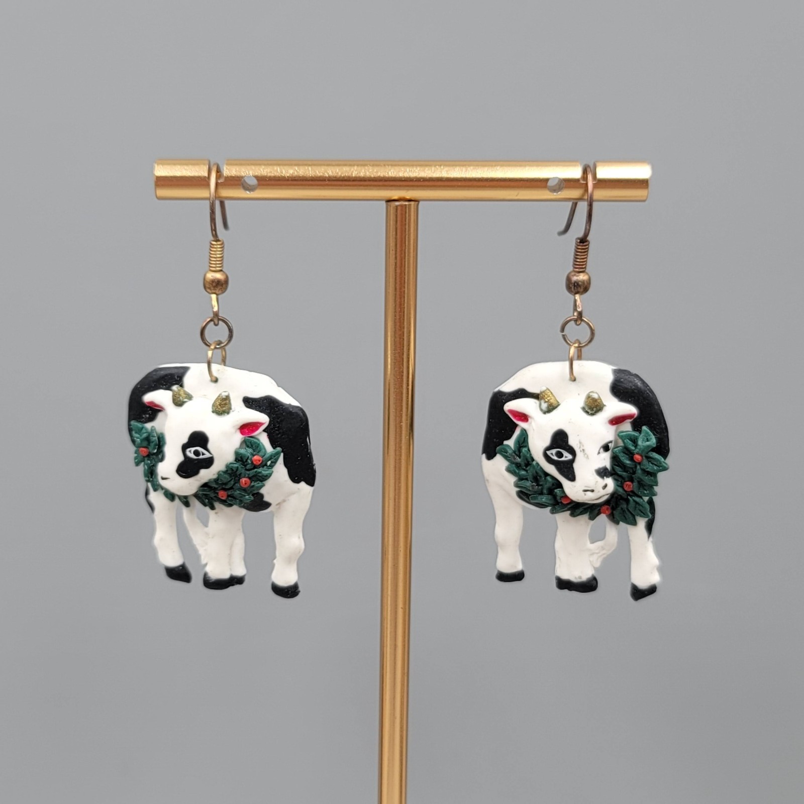Vintage Christmas Dairy Cow Pierced Earrings Silver tone Dangle 1 3/8″