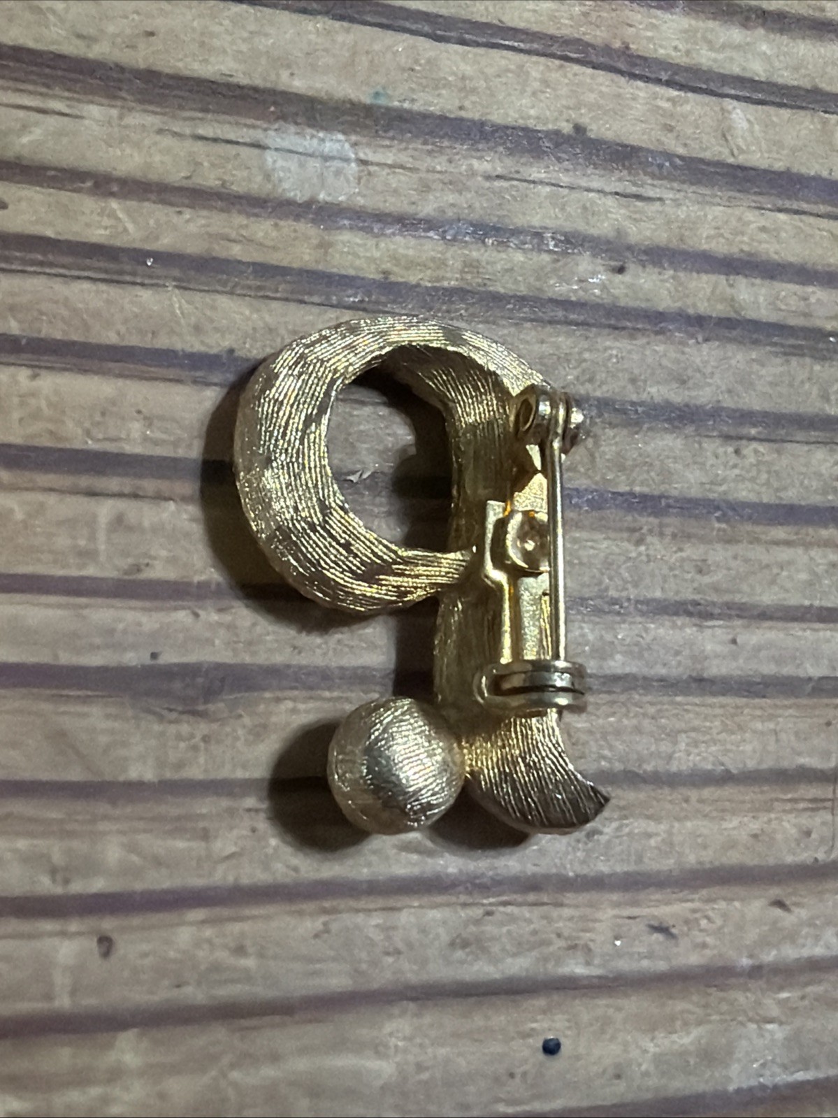 Vintage Textured Gold Toned Initial Letter P Pin Faux Pearl 15-l
