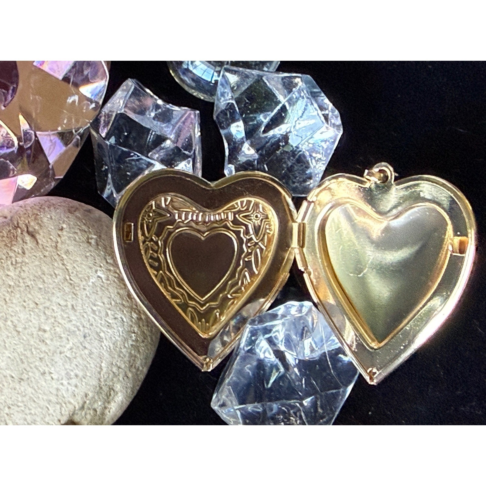 Gold Heart Locket Necklace | Classic Romantic Keepsake Pendant 18k Gold Filled