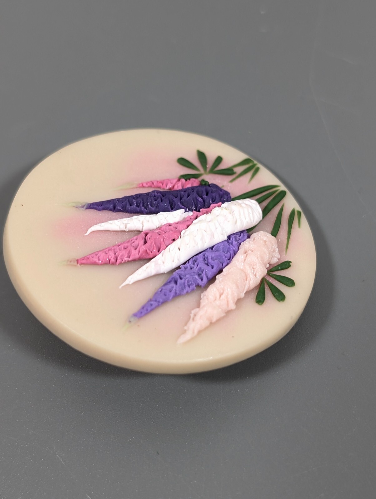 Vintage Pink Purple White Flower Resin Bouquet Wildflower Brooch Pin Round