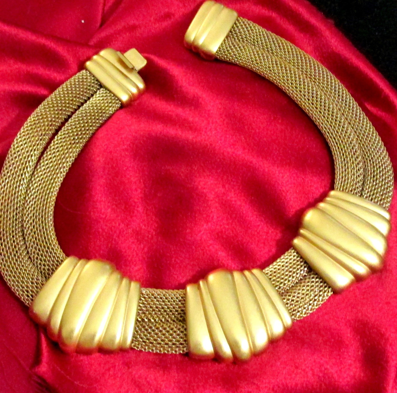 Vtg Runway MONET Double Mesh Chain Satin Gilt Station Modernist Necklace Weighty