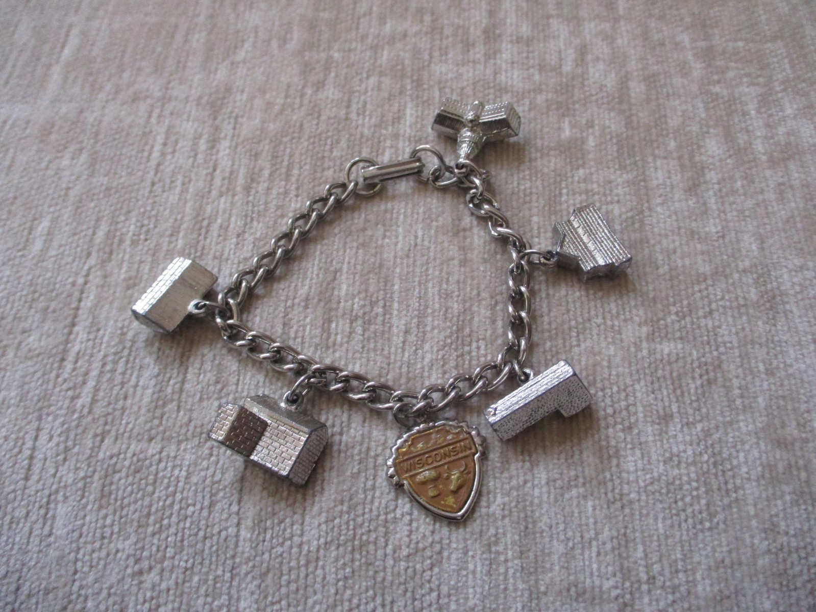 Vintage Silvertone Dangle Bracelet Wisconsin Seal and Buildings