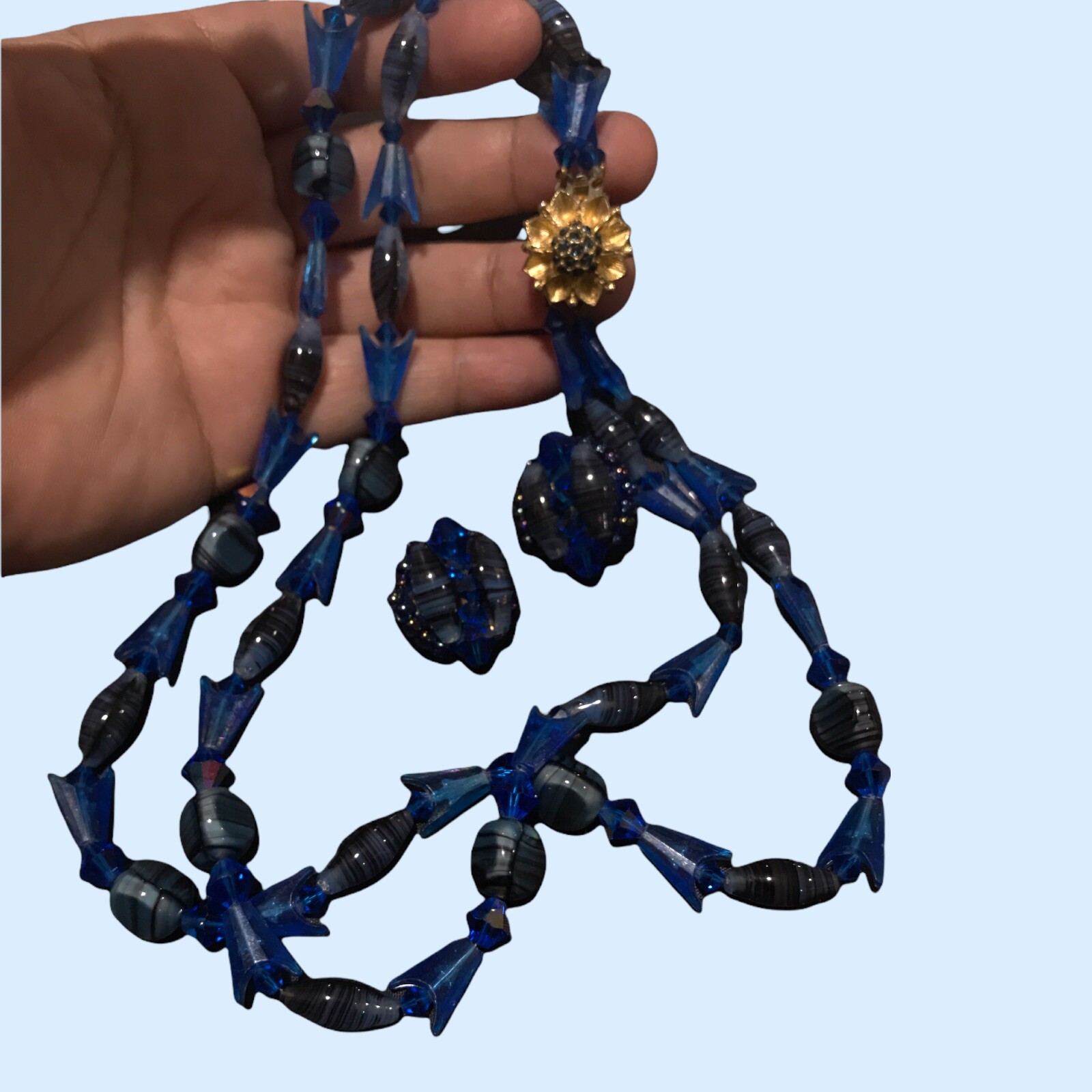 vintage blue glass art and beads necklace and clip on earrings 18”