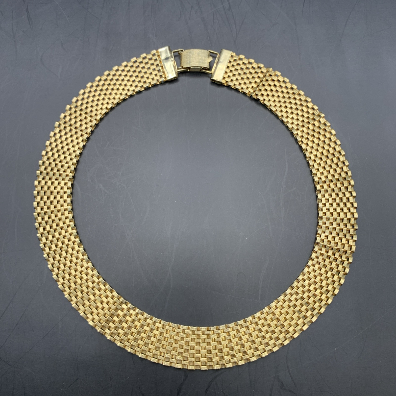 Gold Tone Flat Mesh Collar Necklace Classic 16.5 Inch Vintage