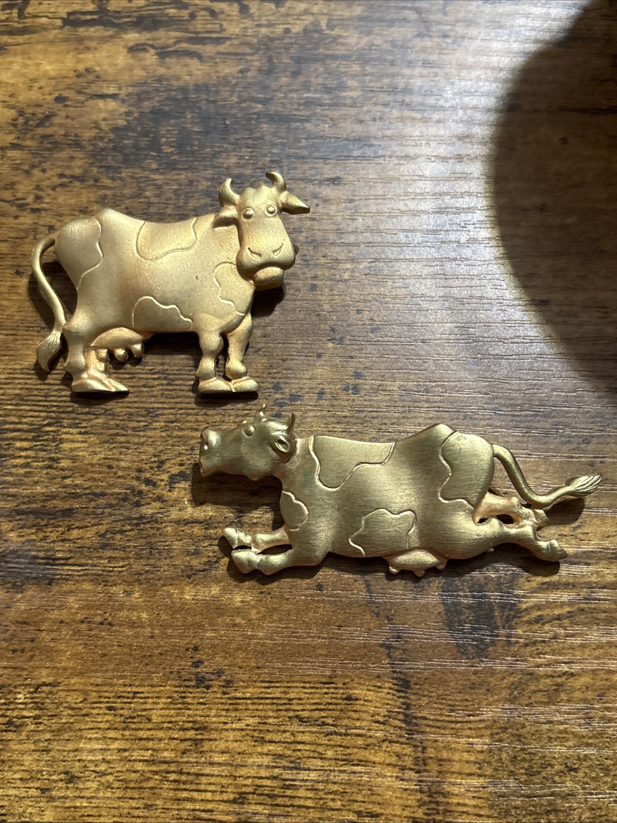 JJ Gold Tone Cow Brooch Charm Pin Set 2 Vintage 1988 Jewelry Western