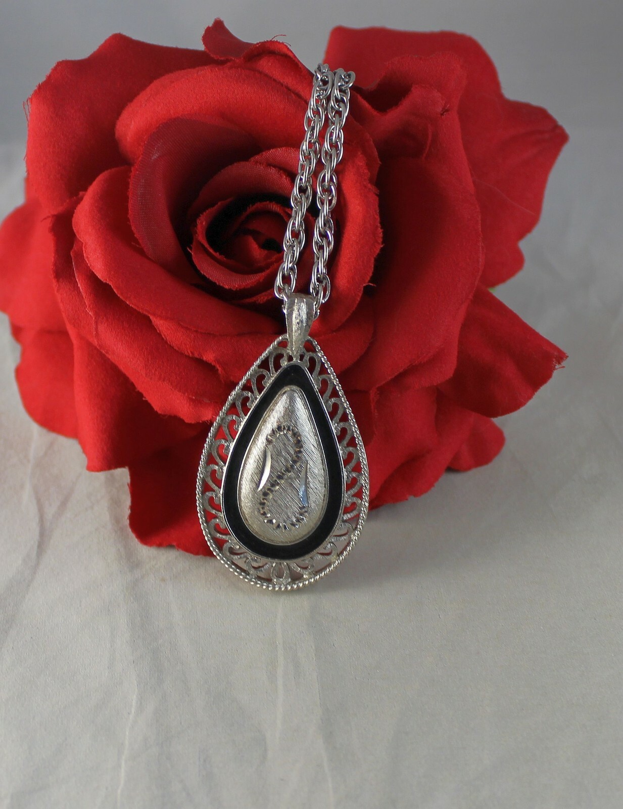 Vintage Revere MFG Silver tone Tear Drop Necklace CAT RESCUE