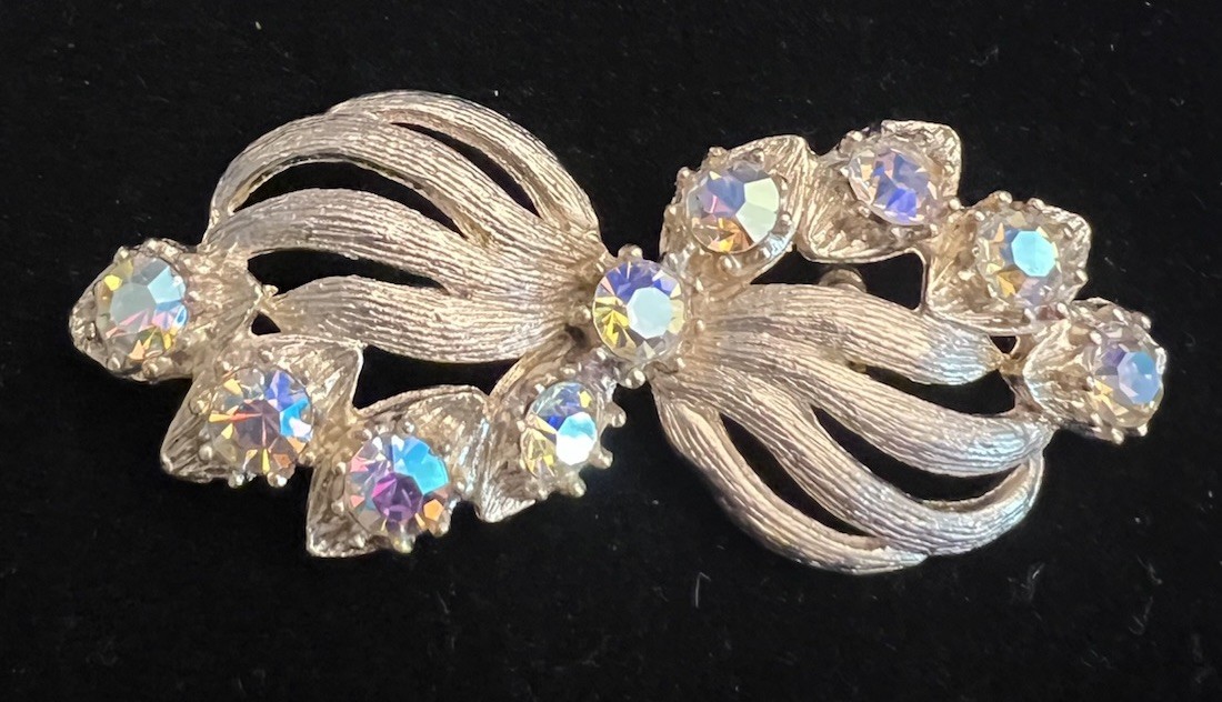 2-1-2 Inch Gold Rhinestone Crystal Flower Brooch Pin