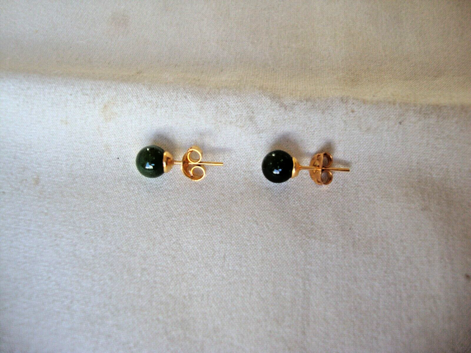 VINTAGE CLASSIC CHINESE 6MM GREEN JADE BALL YELLOW GOLD FILLED STUD EARRINGS