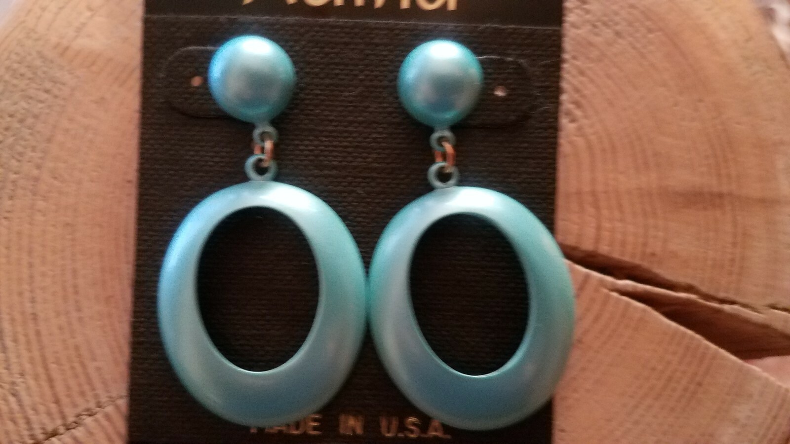 Ladies Vintage, Light Teal Blue, Dangle Earrings! VERY GOOD condition! UNIQUE!