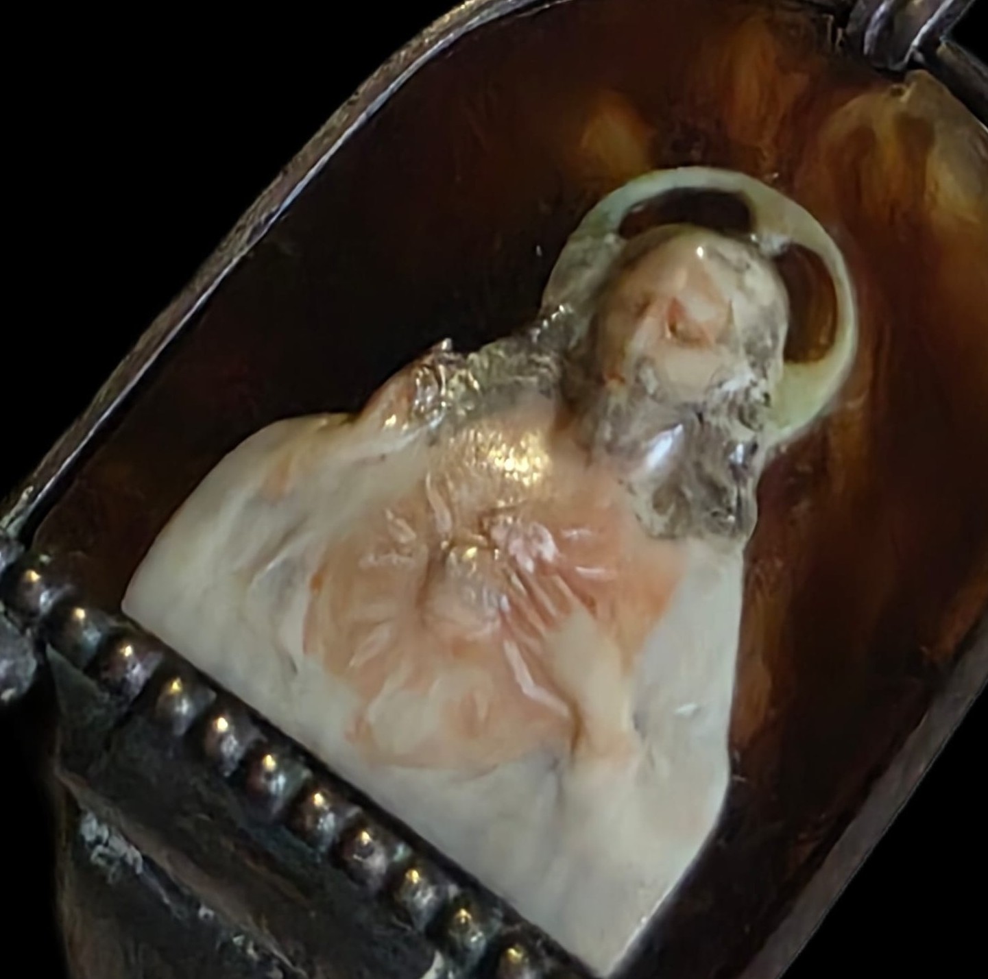 Fine Antique Art Nouveau Silver Sacred Heart of Jesus Pendant Reliquary Ca 1900s