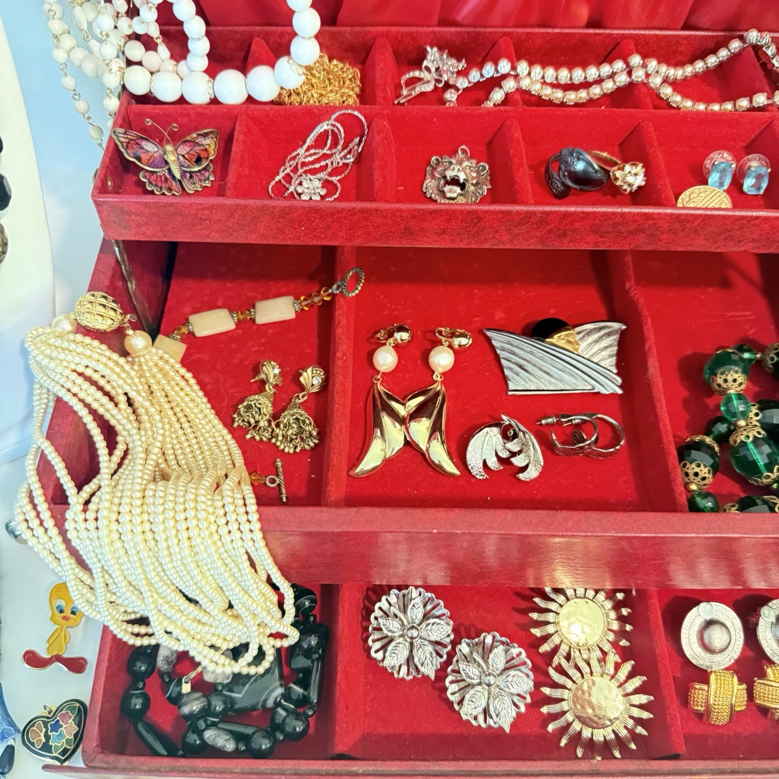 Vintage Estate Jewlery Lot & Box Monet Trifari West Germany Chunky Clip Earrings
