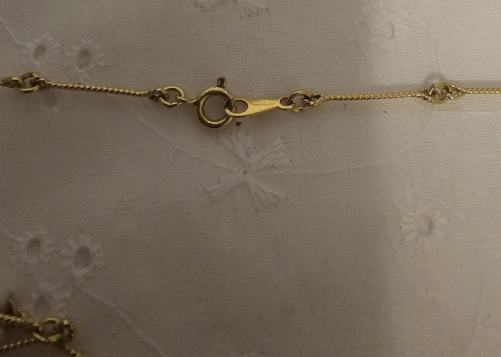 Avon Gold Tone Faux Pearl Cluster Station Necklace 24 Inch Yellow Gold Plated