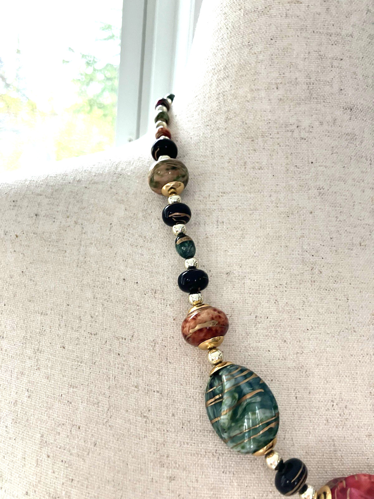 Vintage Colorful Bold Swirls Plastic Beaded Statement Necklace 22″ Long 11″ Drop
