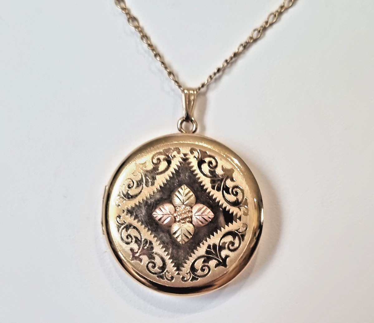 Vintage 14k Gold Fill Locket Black Hills 10k 12k Solid Trim USA made See Video