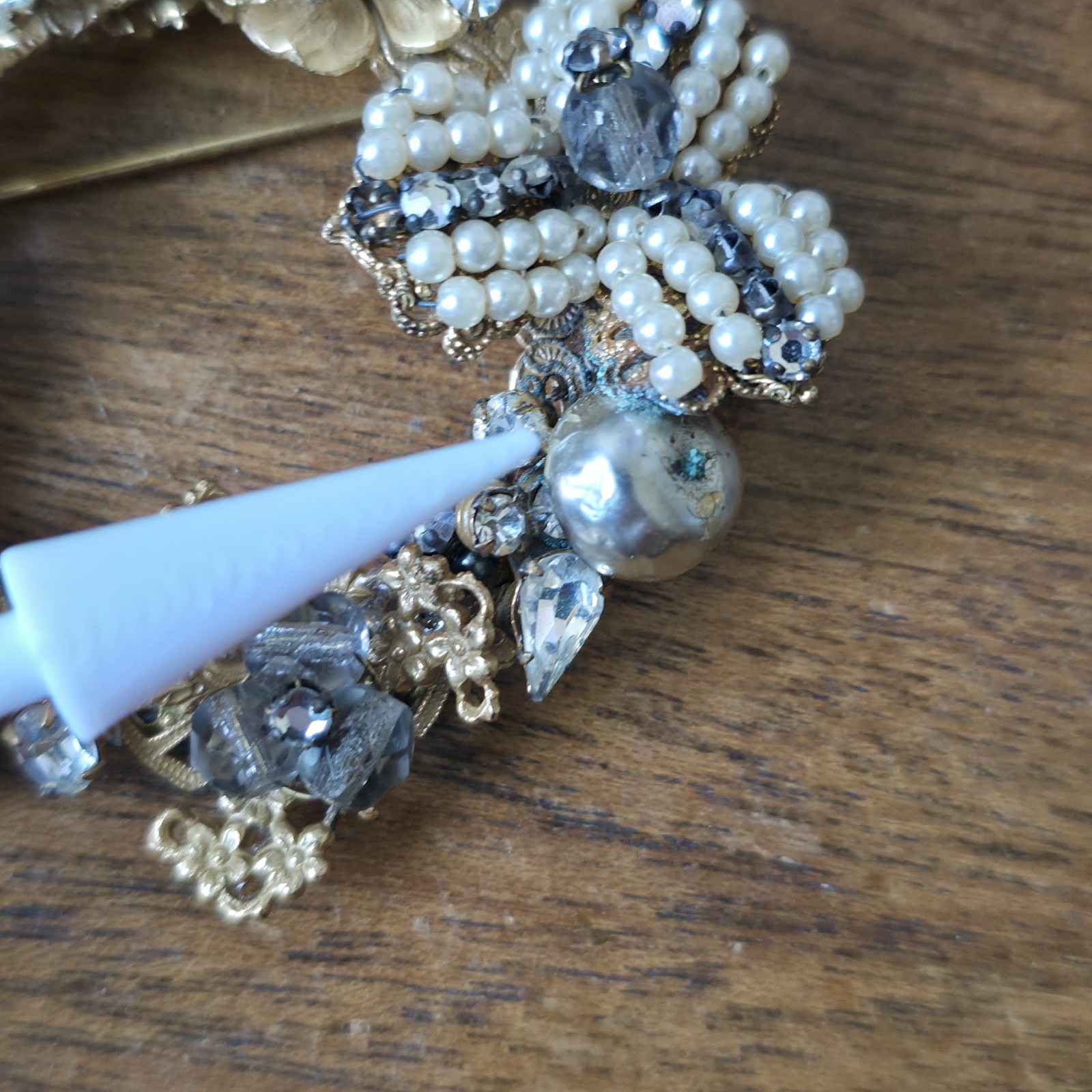 Vinatge Original By Robert Brooch Faux Pearl Gray Smokey Stones Gold Tone READ