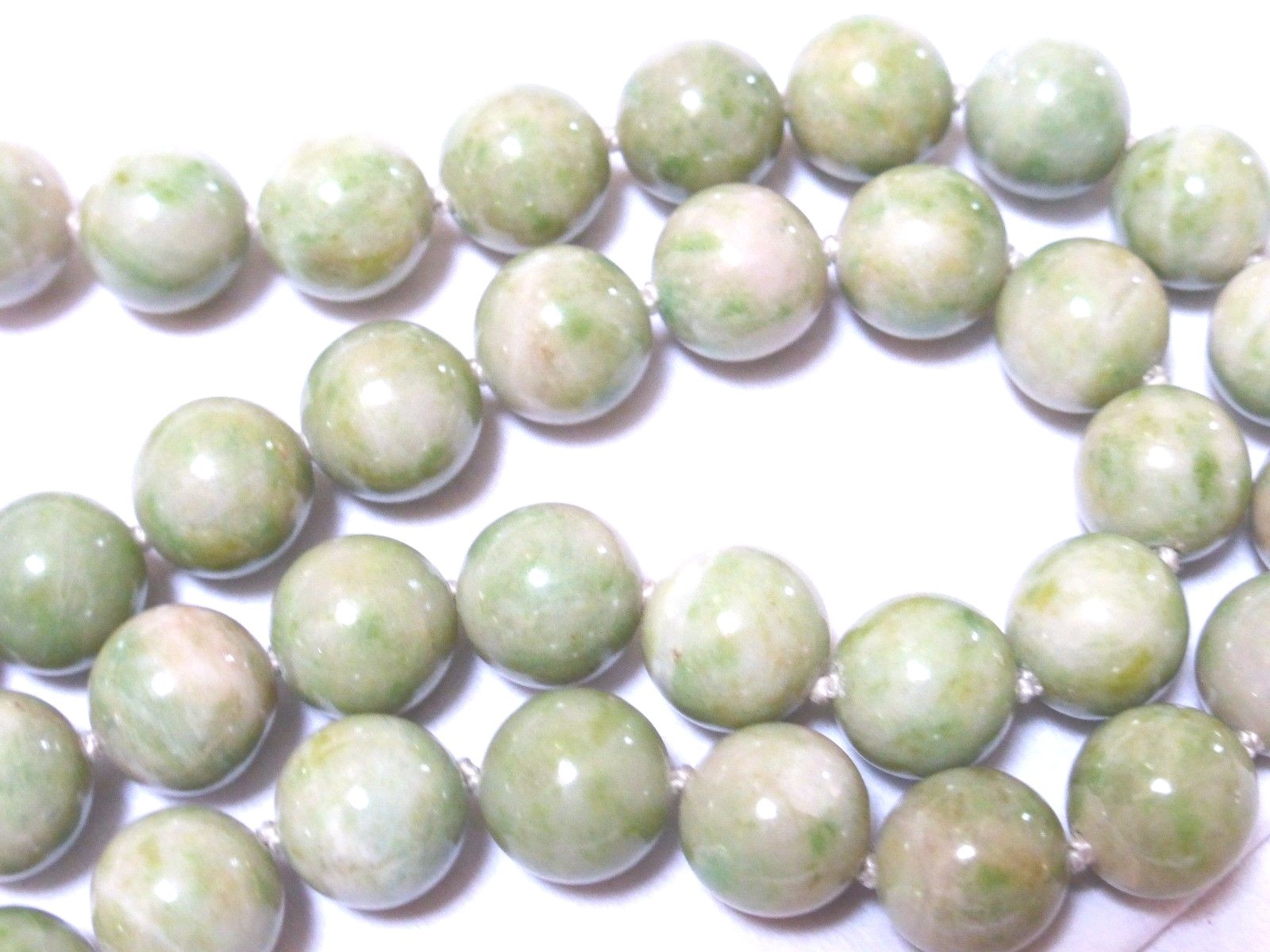 CHINESE VINTAGE Apple GREEN JADE 10mm BEAD NECKLACE, SILVER CLASP, 84 grams