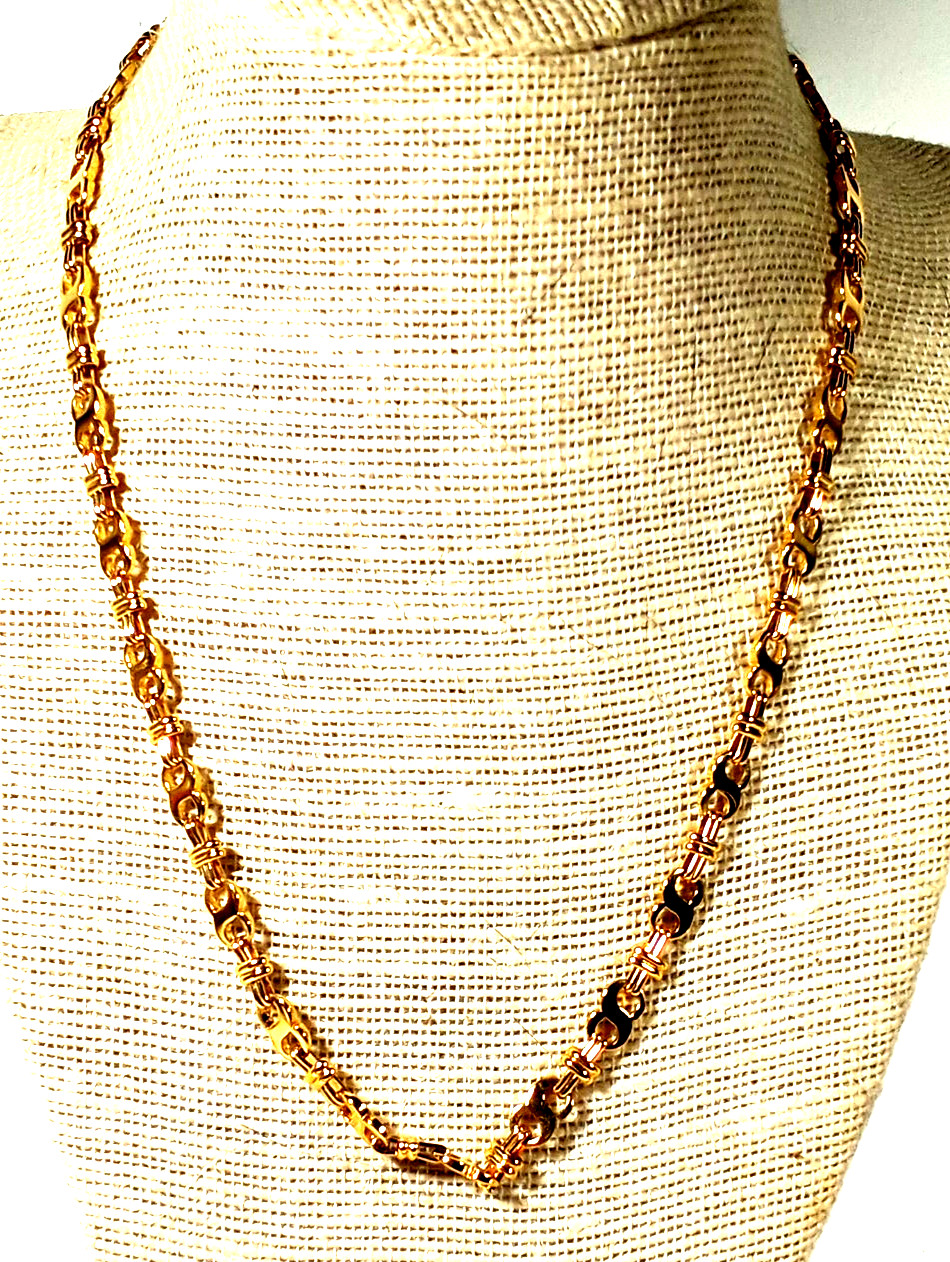 Vintage 18″ Gold Color 8 & Bar Link Chain,signed KR?