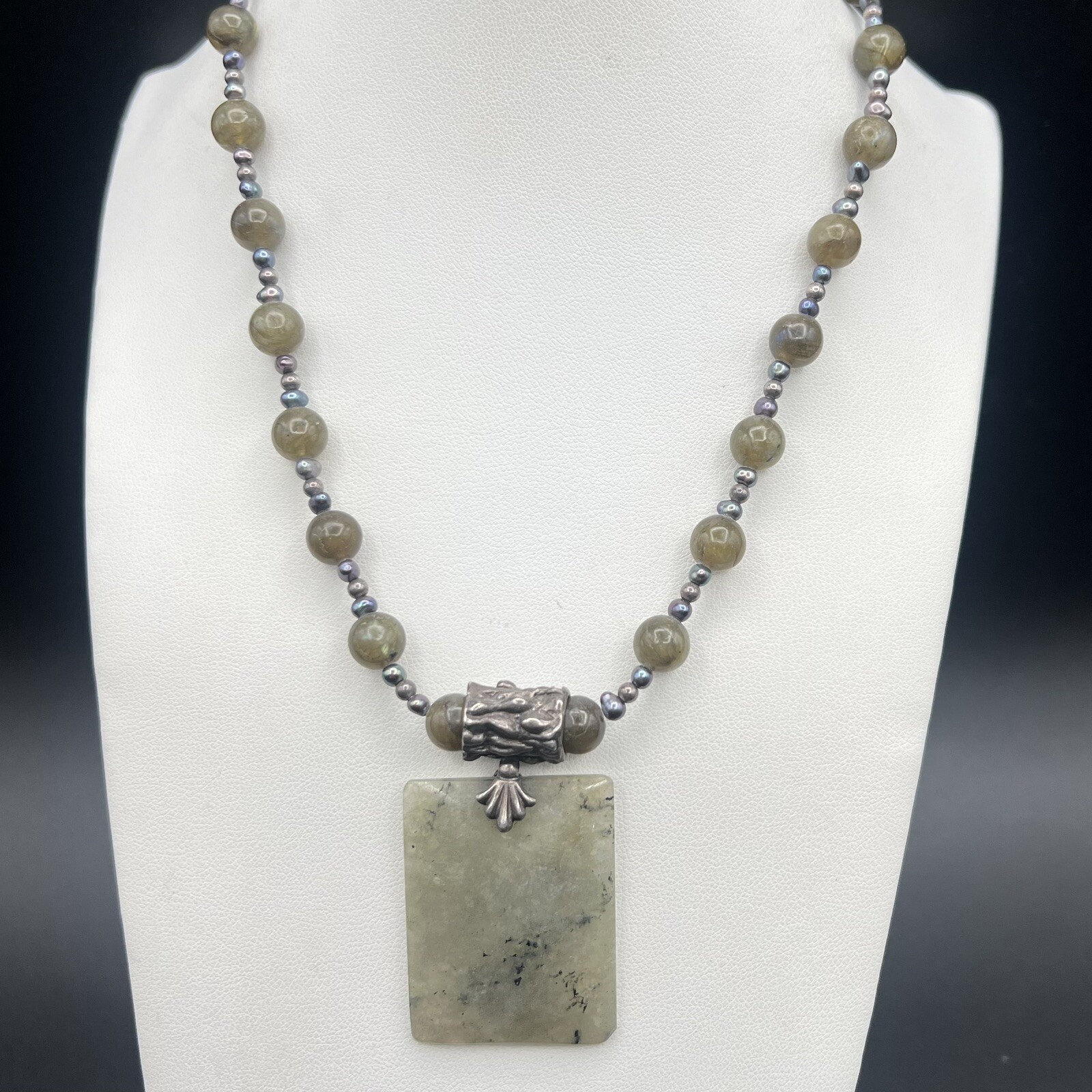 Vintage Green Stone & Purple Peacock Pearl Sterling Silver Pendant Necklace