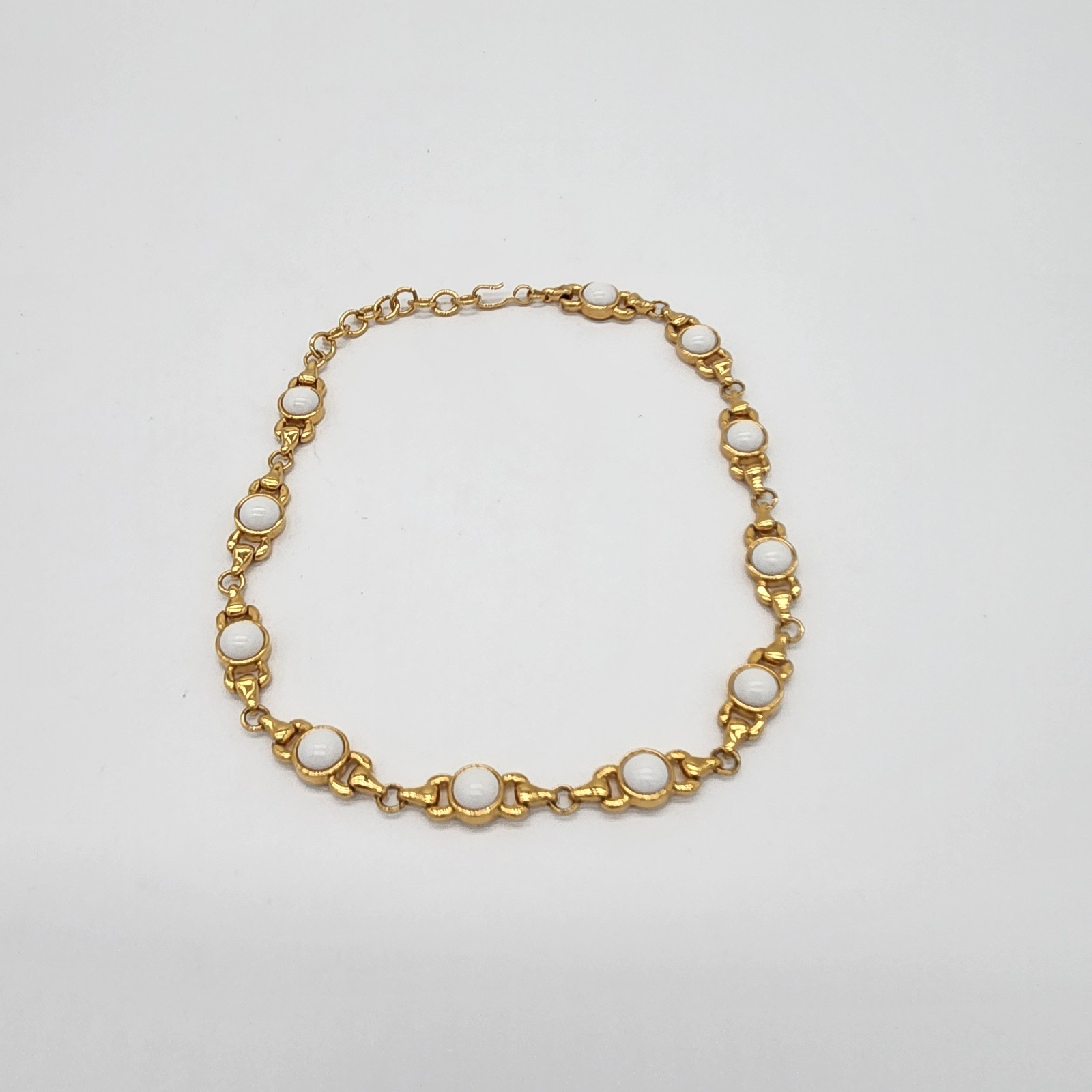 Vintage Milk Glass Cabochon Necklace Gold Tone Adj 15-17″