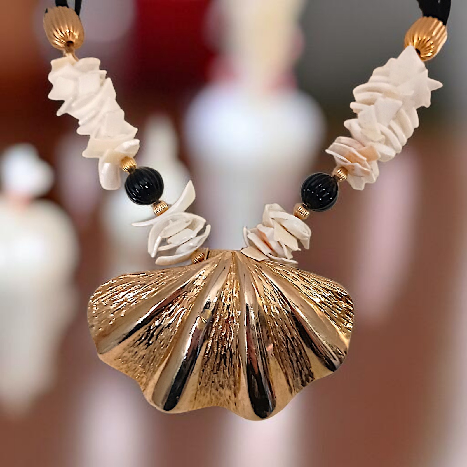 Gay Boyer Scallop Shell Necklace Vintage Corded Chunky Maximalist Coastal Beachy