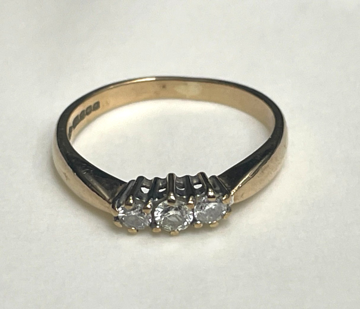 Vintage 9ct Yellow Gold Ring Diamond Stones UK Full Hallmarked Ring Size J