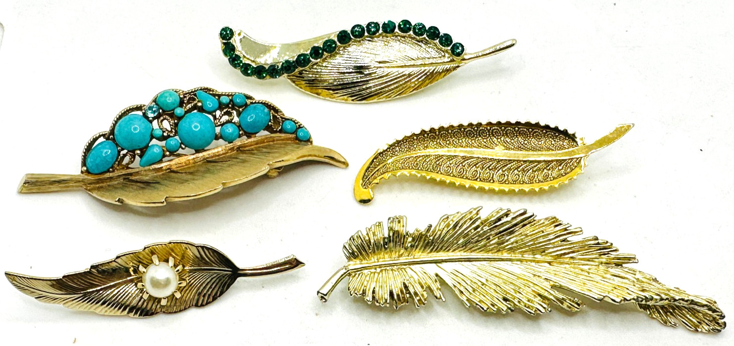 Lot 5 Gold Tone Leaf Brooches – Coro, Gerry’s & Unsigned Capri EUC
