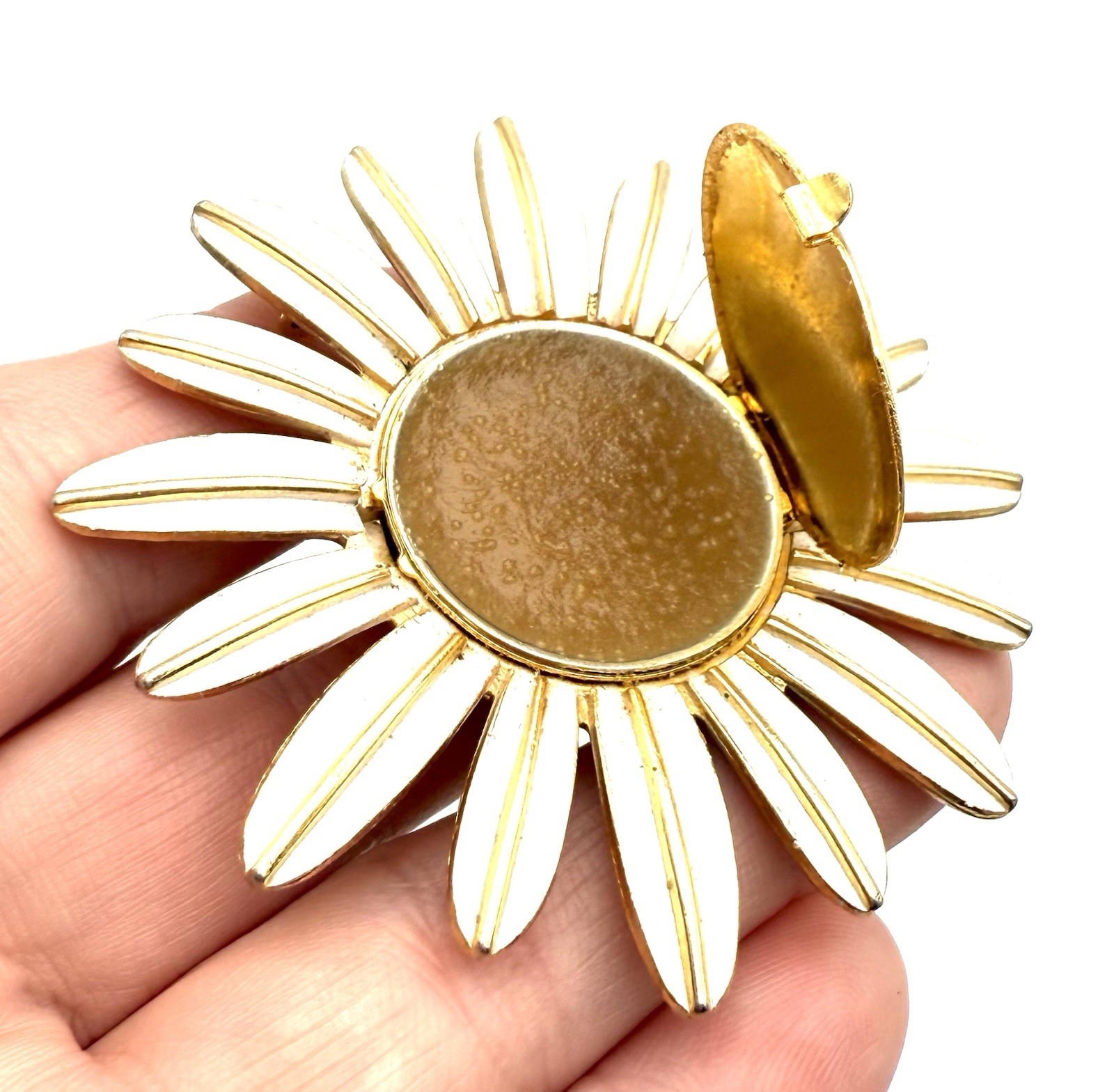 Vintage AVON Daisy Flower Brooch Pin Solid Perfume 2 5/8” Almost FULL!
