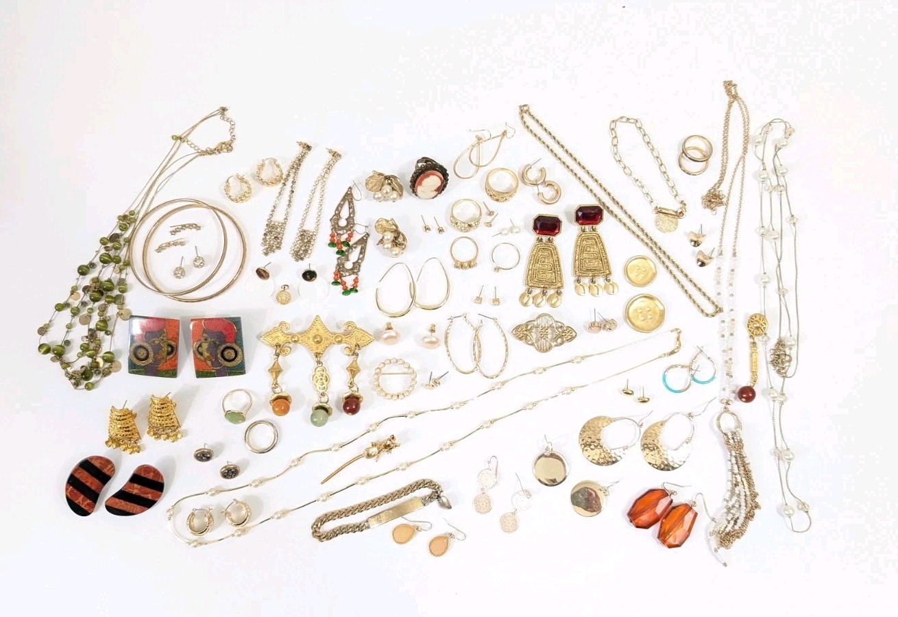 Mixed Lot Of Jewelry Earrings Brooches Rings Estate Jewelry