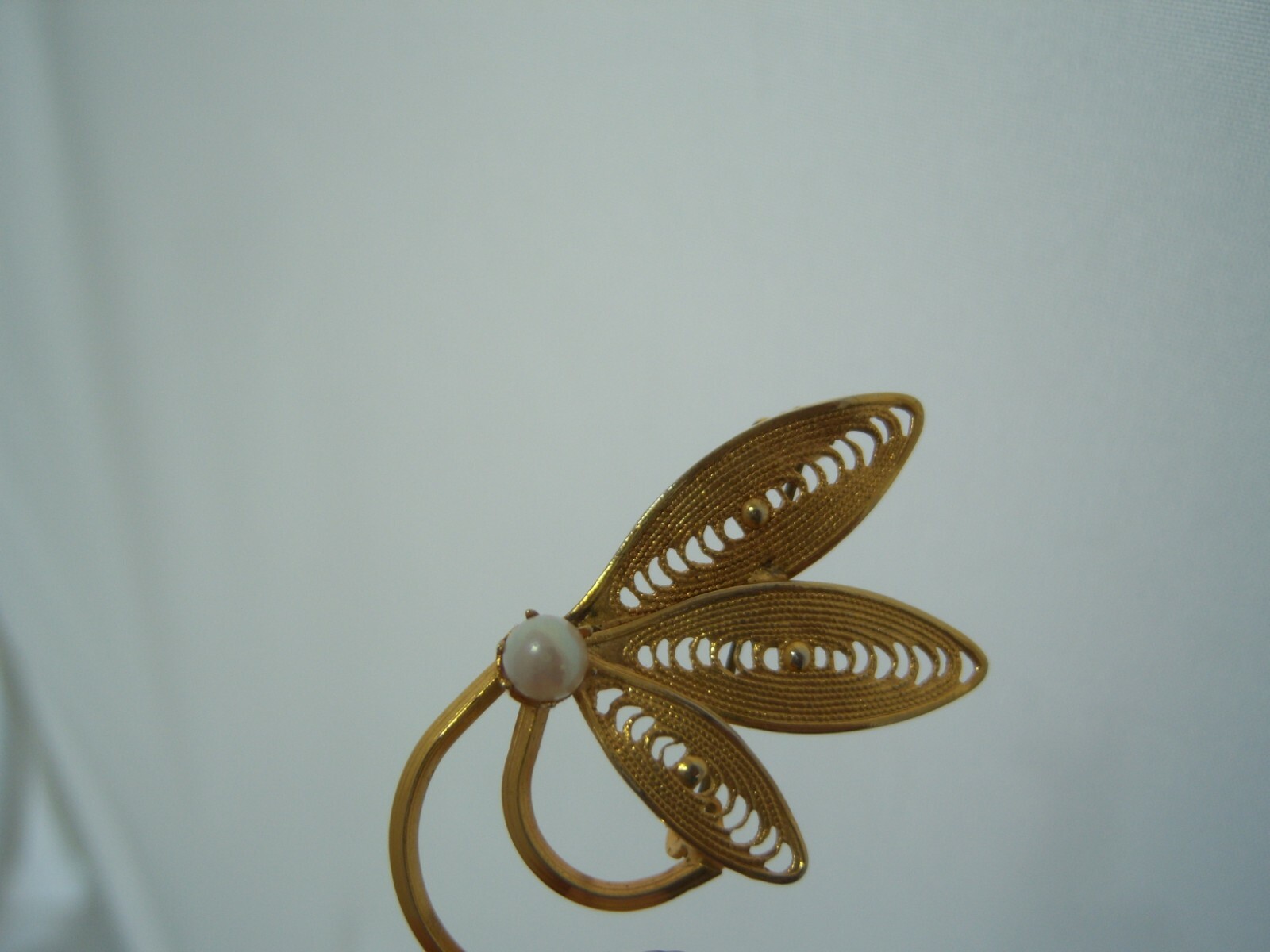 VTG FILIGREE GOLD TONE BROOCH CANNETILLE Leaf Floral Cultured Pearl Pin