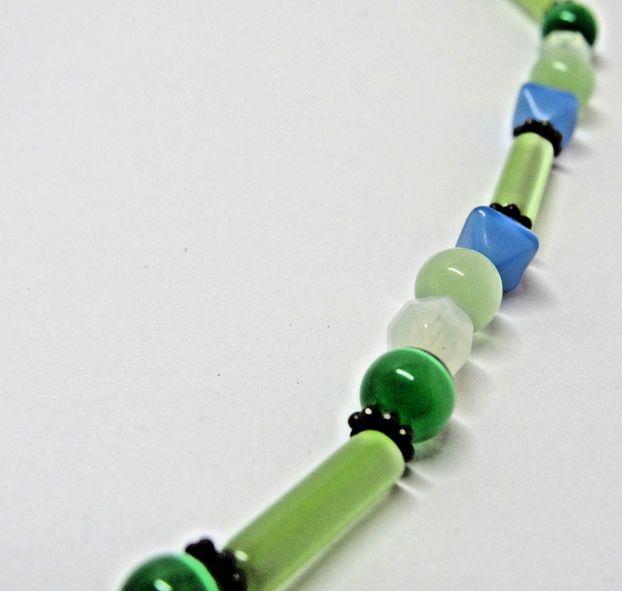 Vintage Silver Tone Glass Bead Necklace Floral Boho Retro Green Mod #J