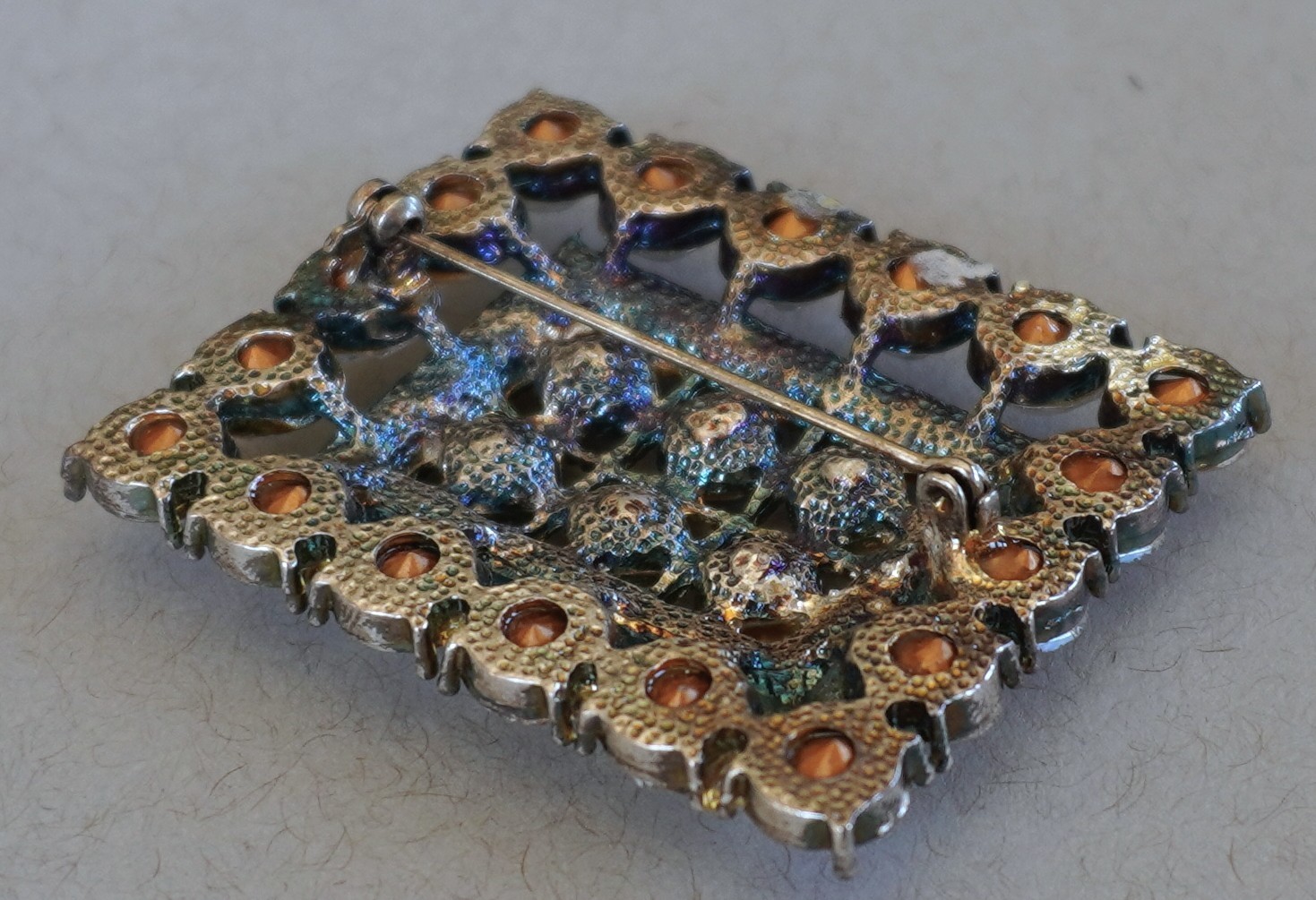 VTG 1920’s Art Deco Flapper Brooch – Prong Set Clear Glass Rhinestones 2″ x 1.5″