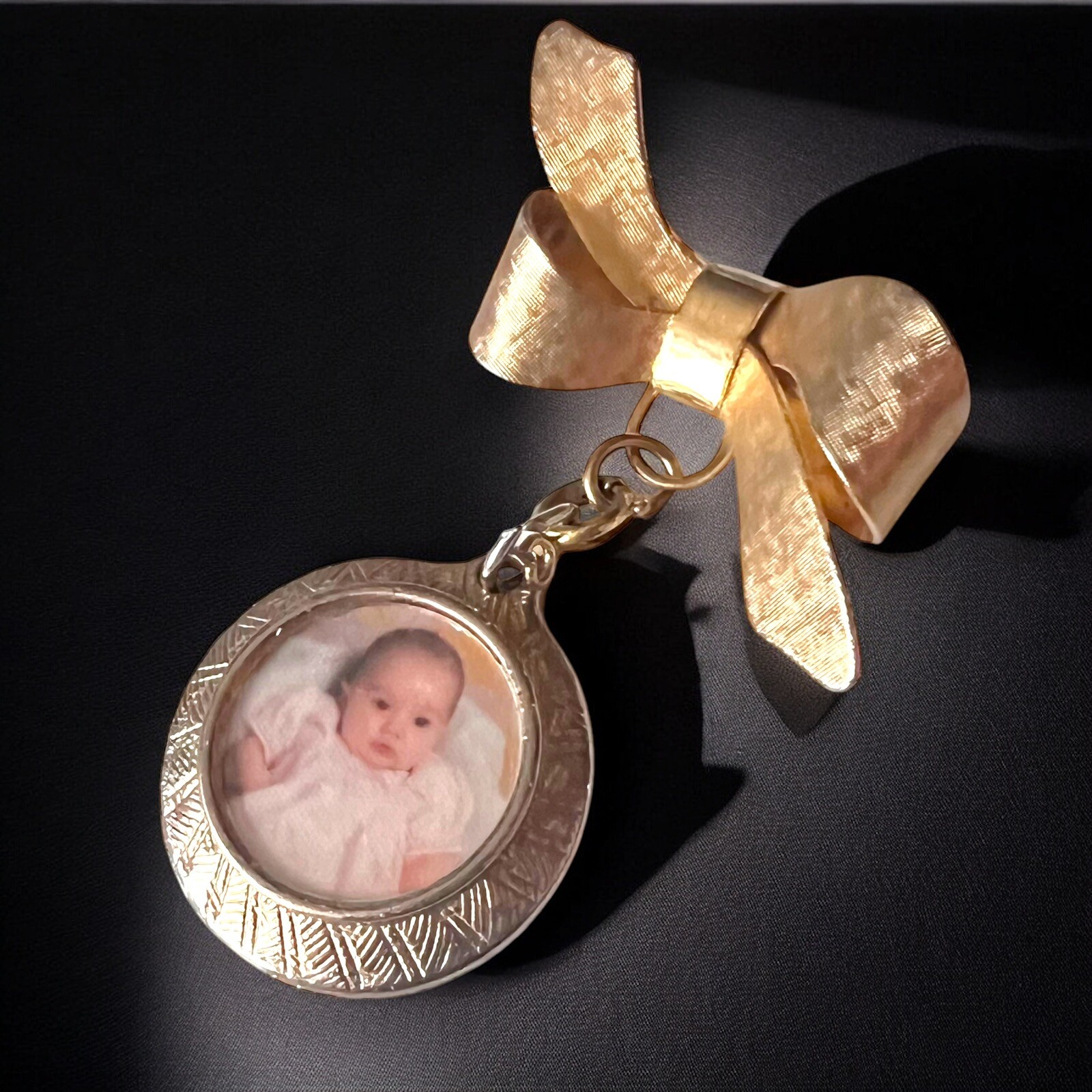 Photo Brooch Bow Locket Pin Vintage Gold Tone Dangle Baby Picture