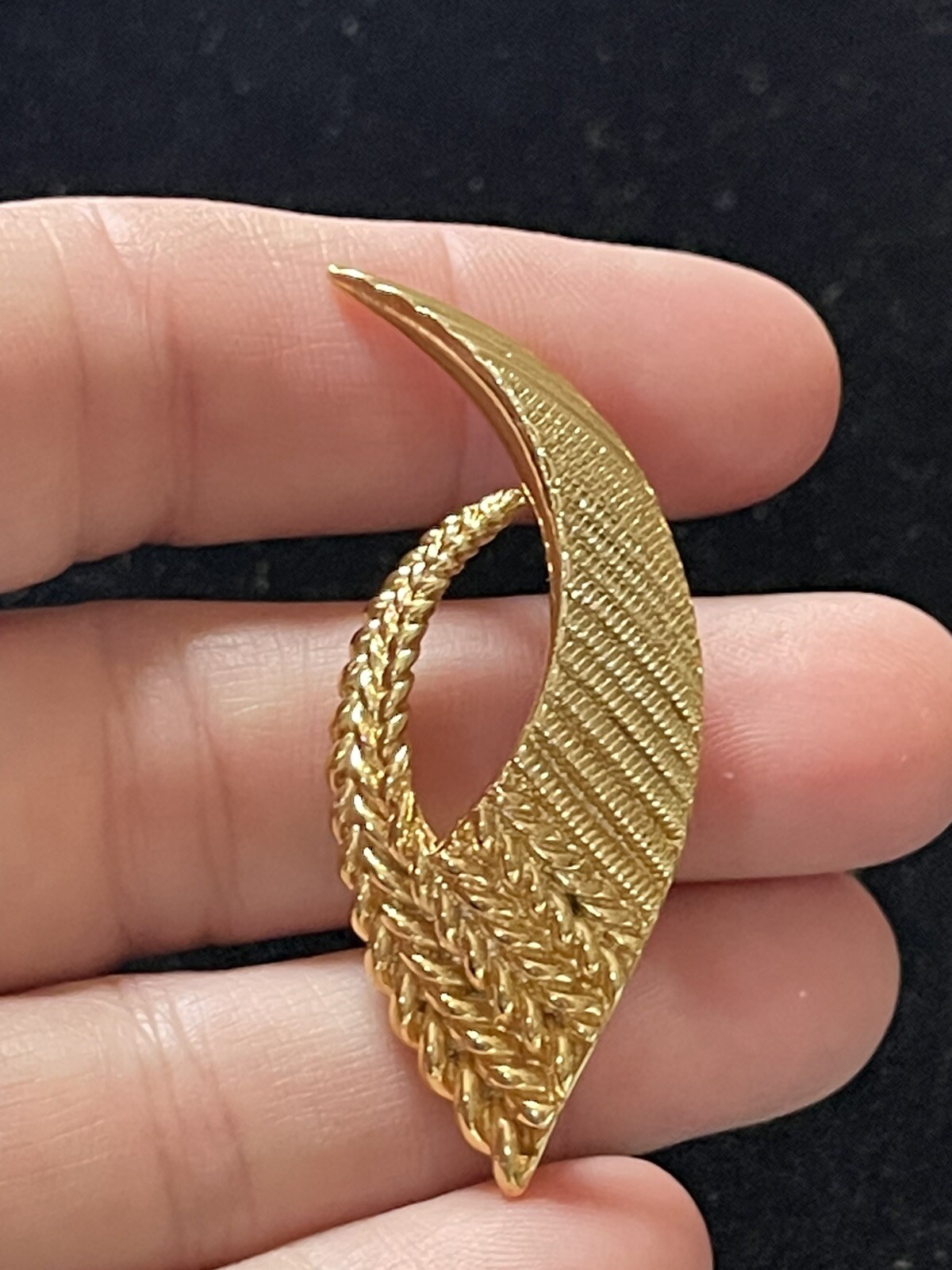 ORENA PARIS GOLD TONE BROOCH ESTATE PURCHASE