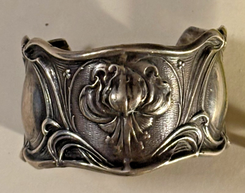 ANTIQUE FRANK WHITING, ART NOUVEAU AMELIA STERLING CUFF BRACELET EX NAPKIN RING