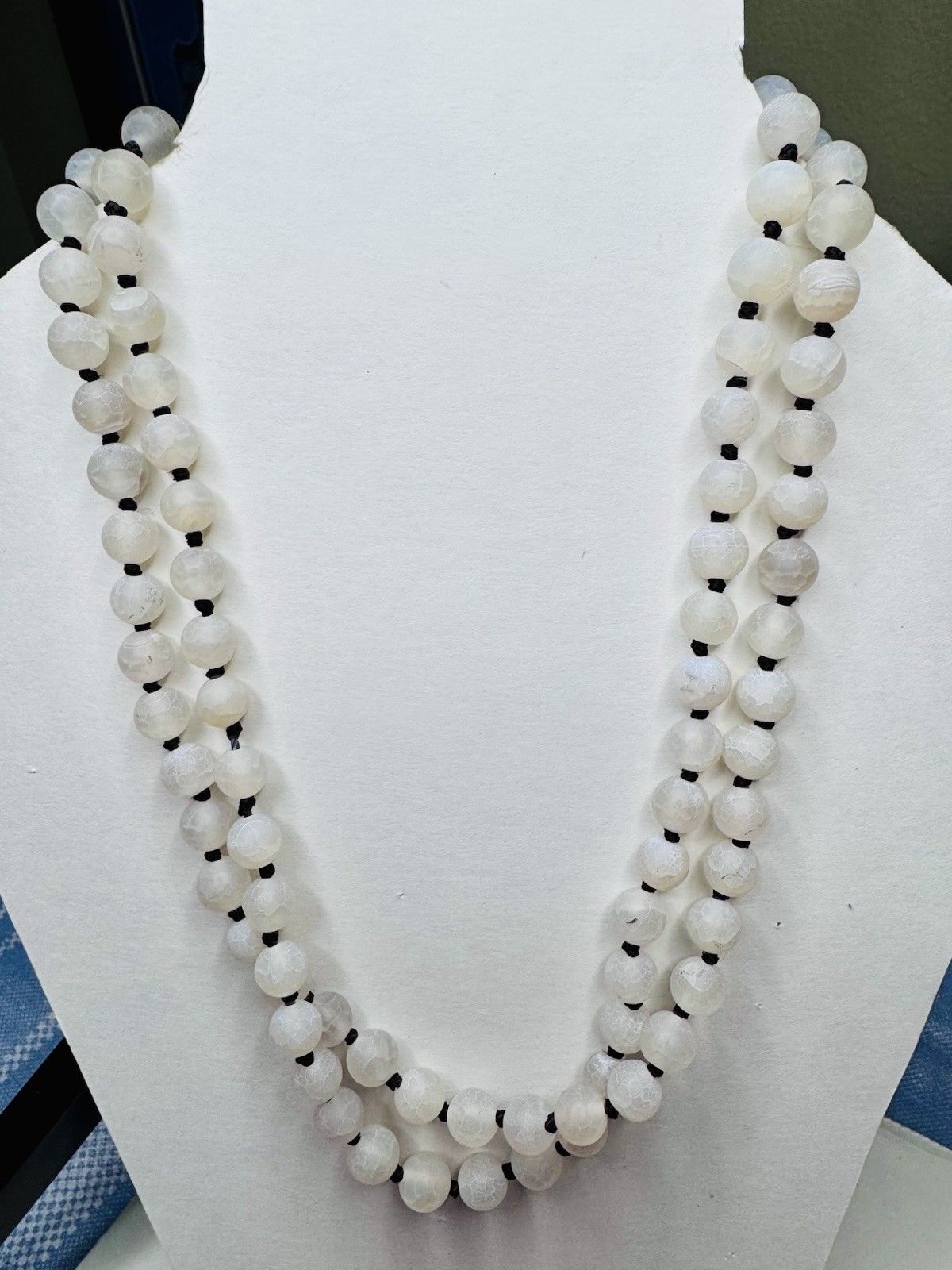 Vintage Frosted Crackle Chalcedony Beaded Necklace 34” UV Reactive 8 mm 66 Grams