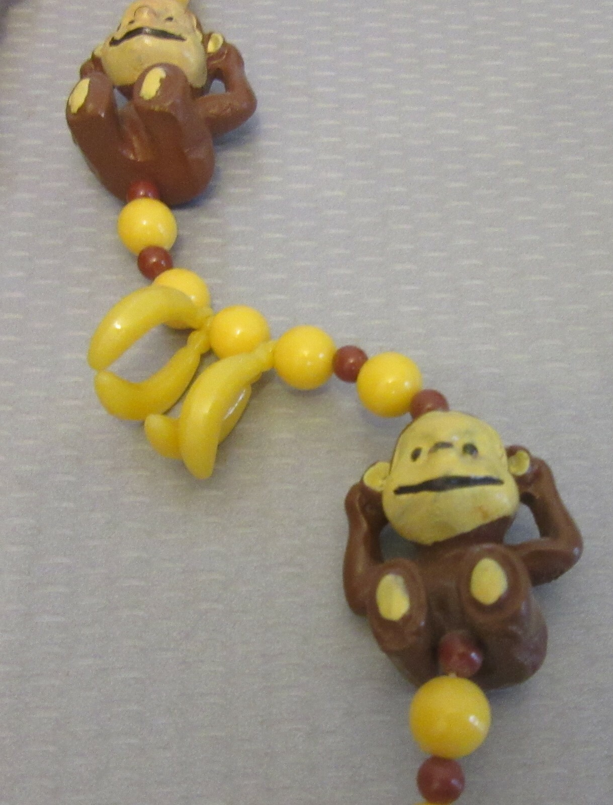 Vintage Plastic Monkey and Bananas Yellow Bead Necklace No Clasp Fun Funky 40″