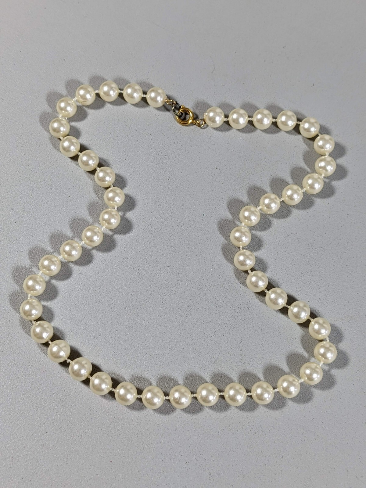 Vintage Ivory Color Faux Pearl Acrylic 8mm Beaded Necklace 17.5 in