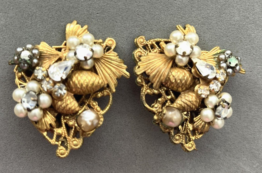 Vintage ORIGINAL BY ROBERT Faux Pearl Rhinestone Filigree Layer Clip On Earrings