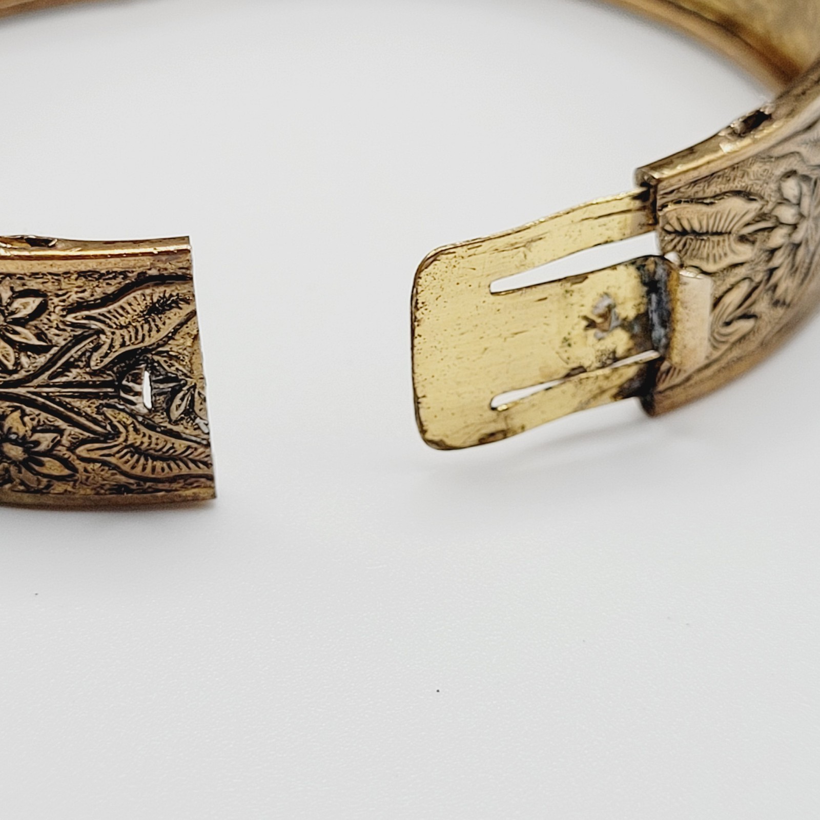 Victorian Style Brass Hinged Floral Embossed Gold Tone Metal Bangle Bracelet