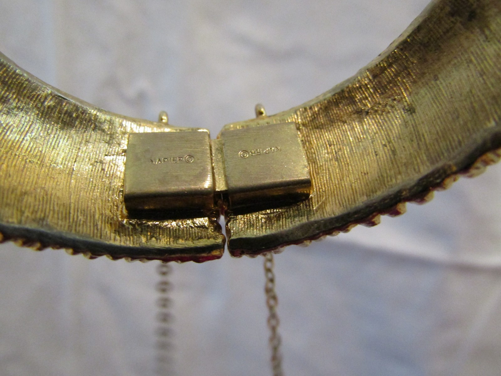 Vintage Napier gold tone bracelet textured Bark Finish safety chain box tab RARE